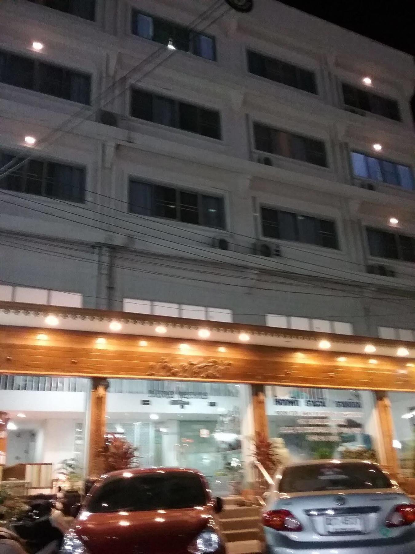 Thasanee Guesthouse Hua Hin Bagian luar foto